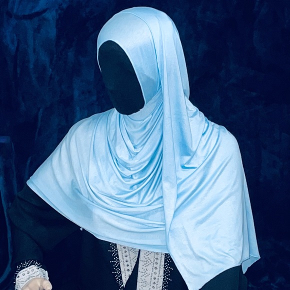 Hijab - Made In Dubai UAE - Picture 3 of 4